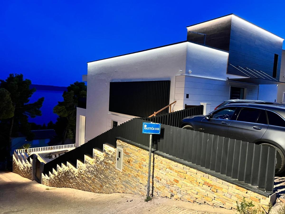 Luxury Beachfront Villa Carlisa Чиово Экстерьер фото