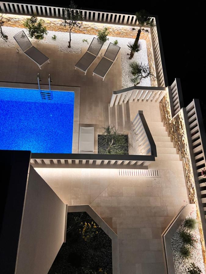 Luxury Beachfront Villa Carlisa Чиово Экстерьер фото
