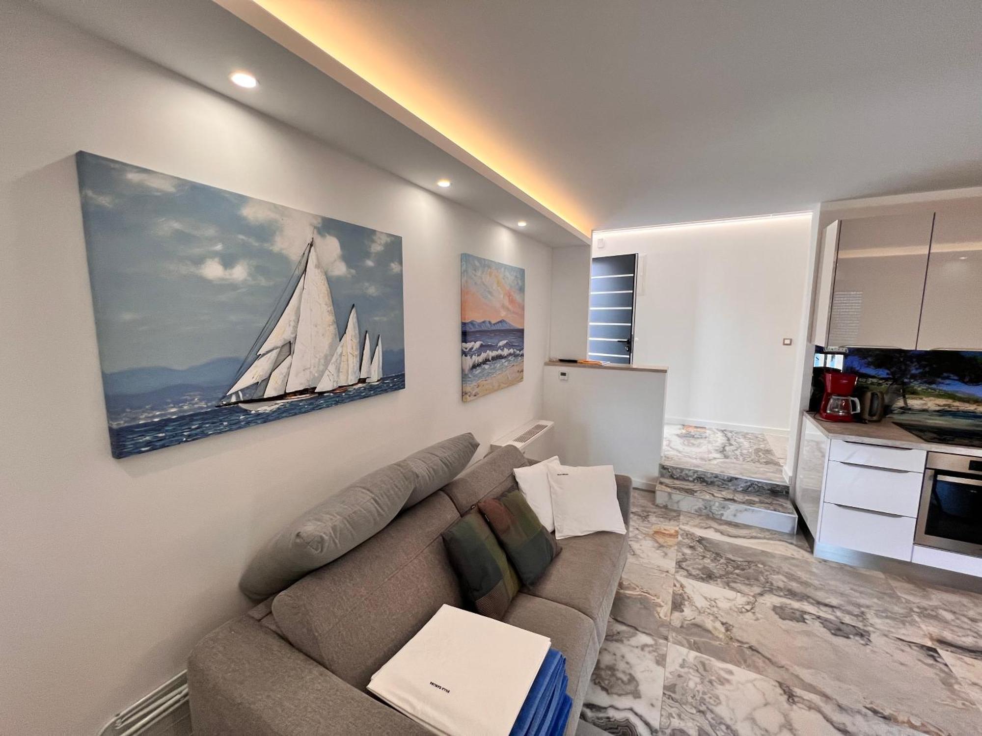 Luxury Beachfront Villa Carlisa Чиово Экстерьер фото